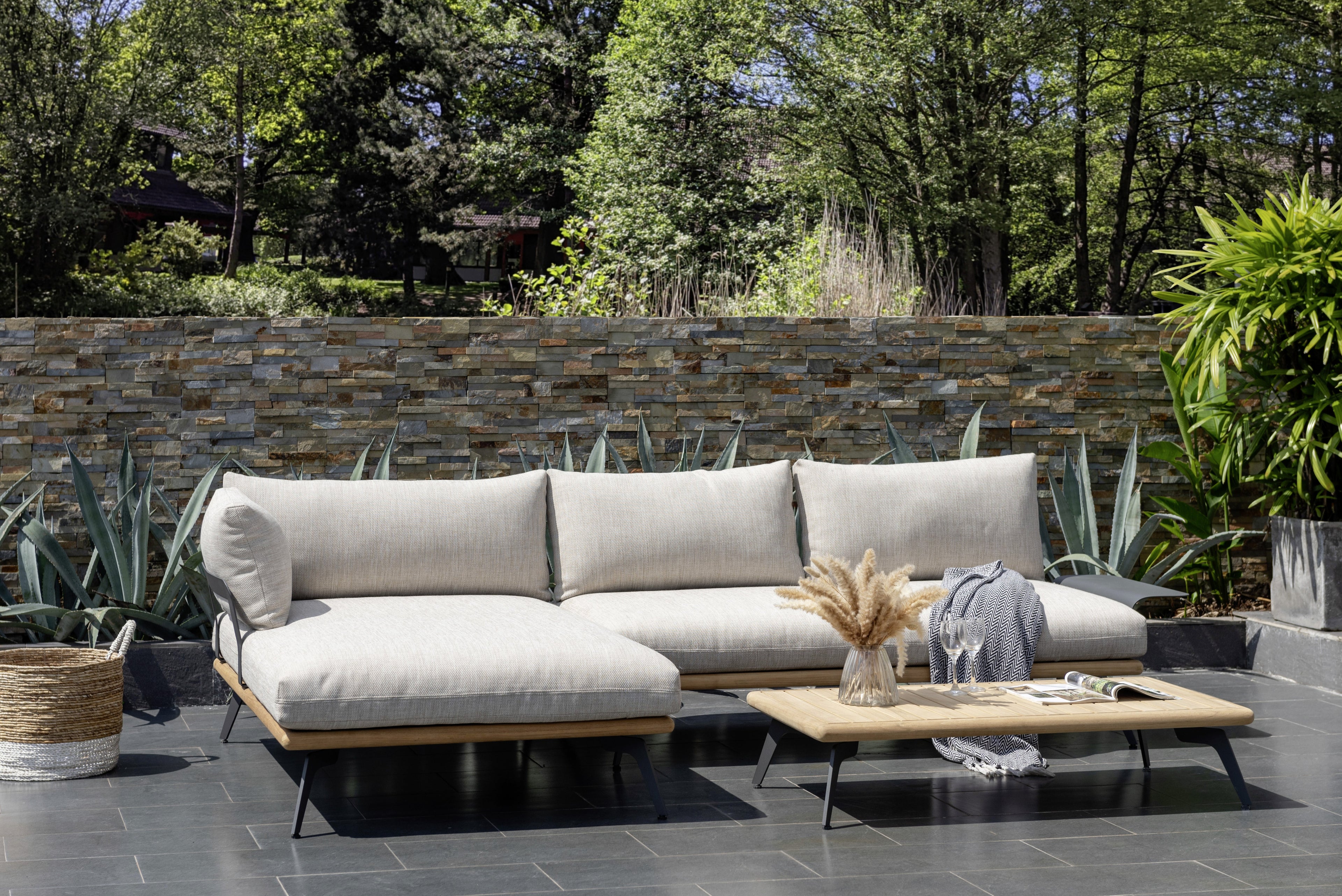 Loungegarnitur mit Tisch