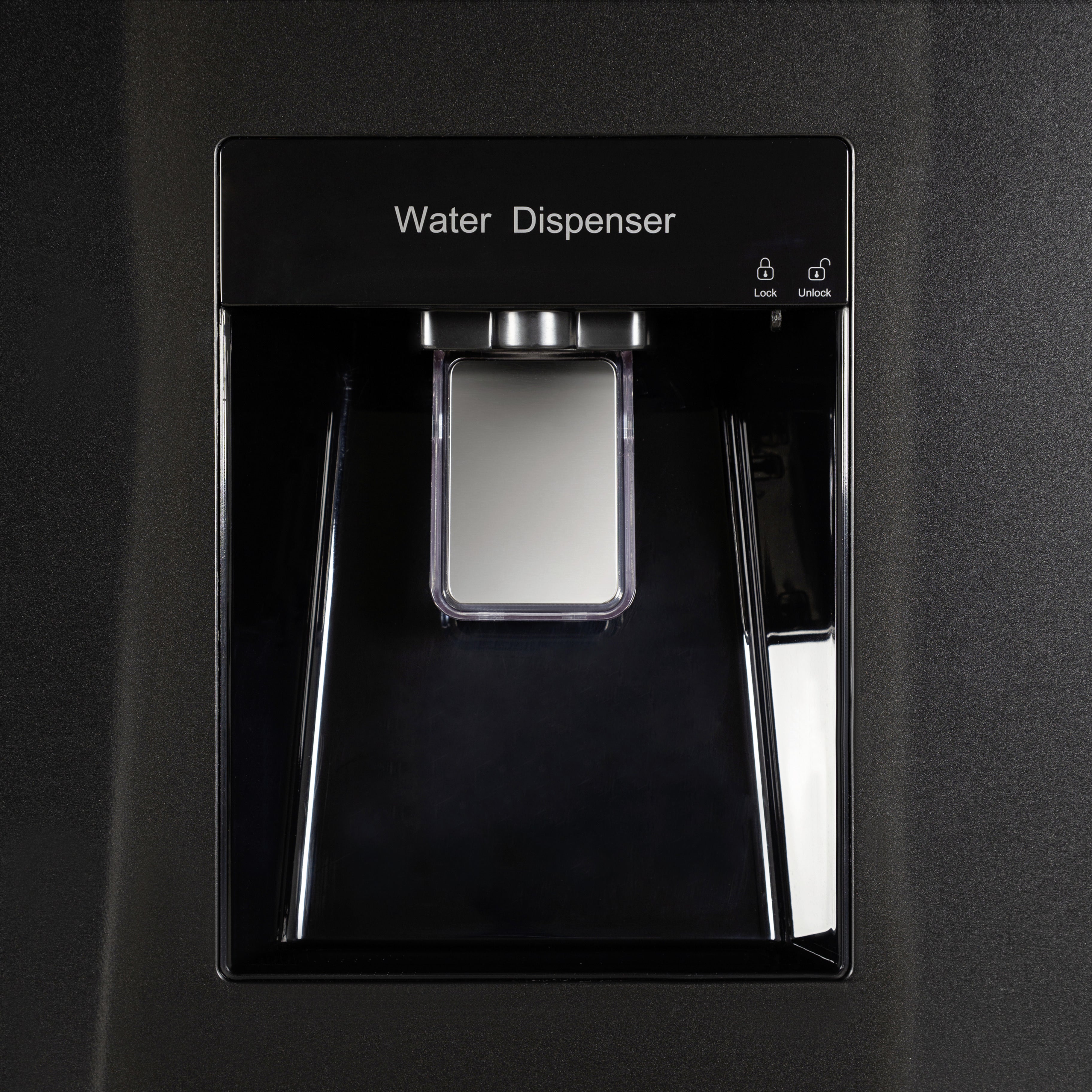 Kühl-Gefrierkombination mit Wasserspender