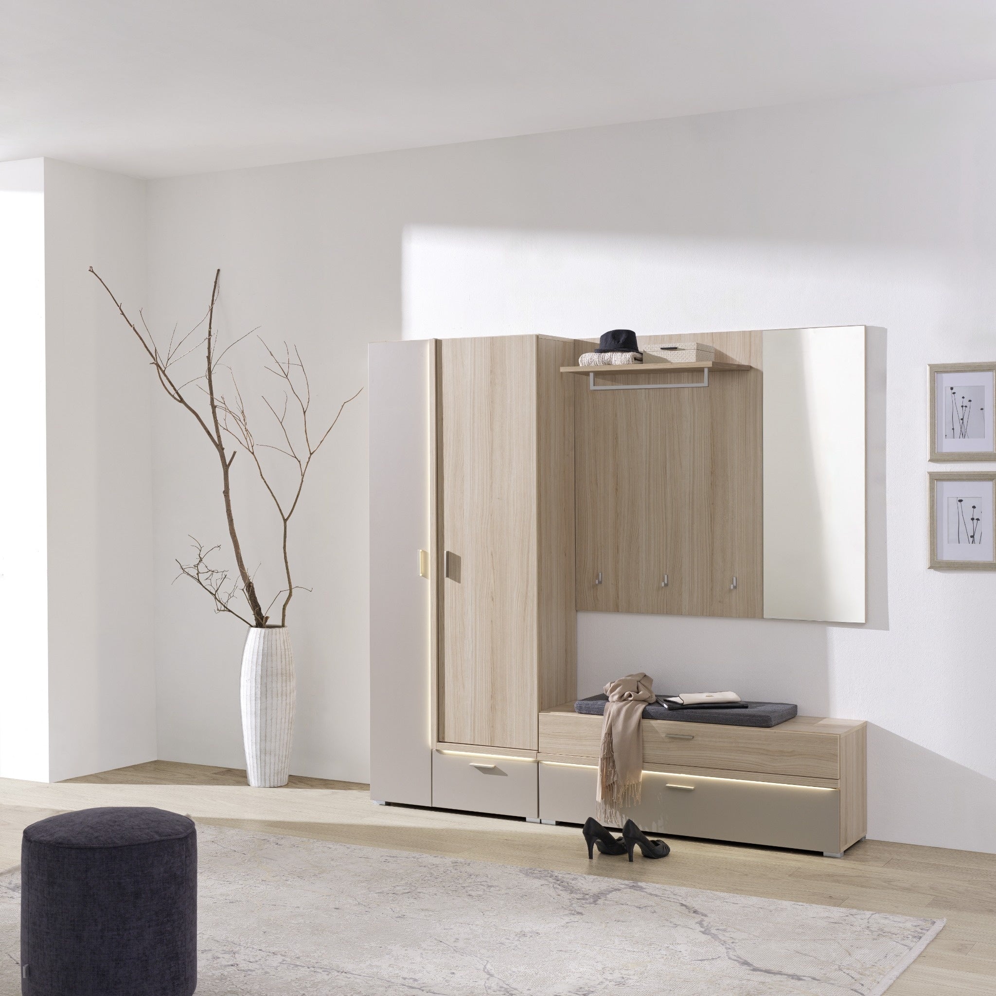 Komplett Garderobe mit LED-Beleuchtung